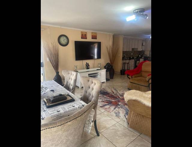 2 BEDROOM PROPERTY TO RENT IN GOUDRAND